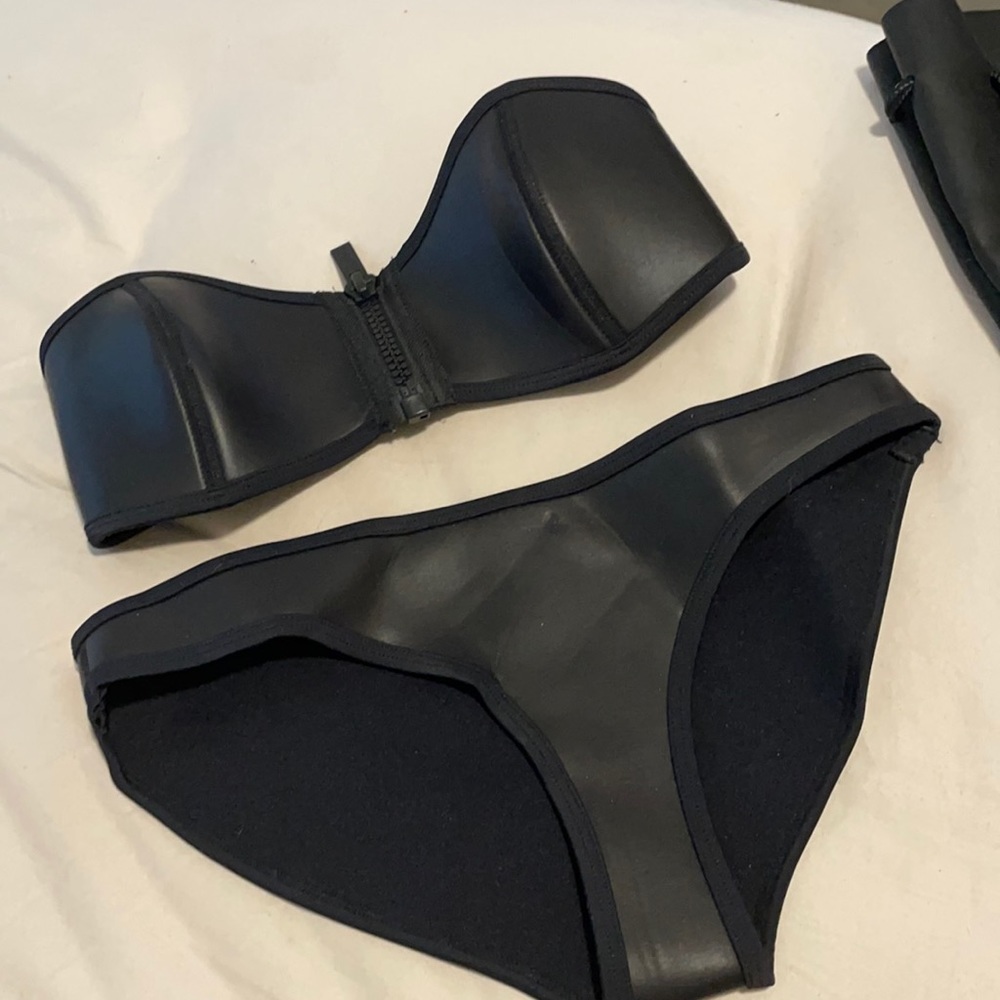 Shiny black Triangl bikini